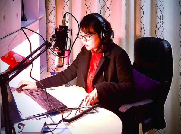 2020年疫情留給全體師生家長(zhǎng)的關(guān)鍵詞 一定是 網(wǎng) 課 學(xué)生們和各種學(xué)習(xí)軟件斗智斗勇 老師被迫成為&ldquo;18線主播&rdquo;使出渾身解數(shù)